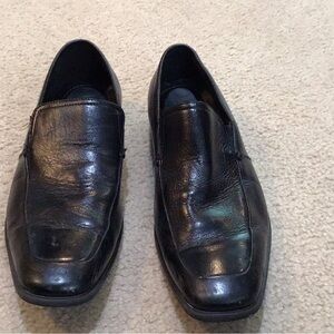 Van Heusen Shiny Black Men's Slip-On Loafers